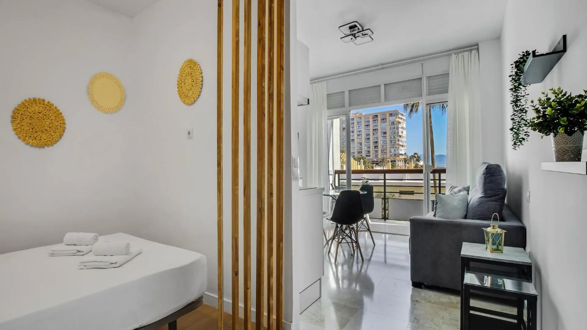 Sea-View Apartment Near La Carihuela Torremolinos